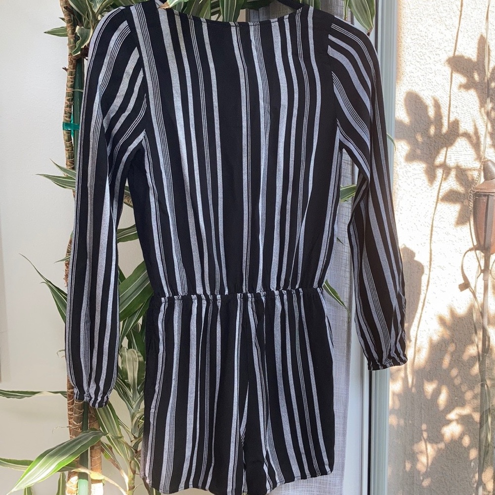 Mimi Chica black and gray romper size S
